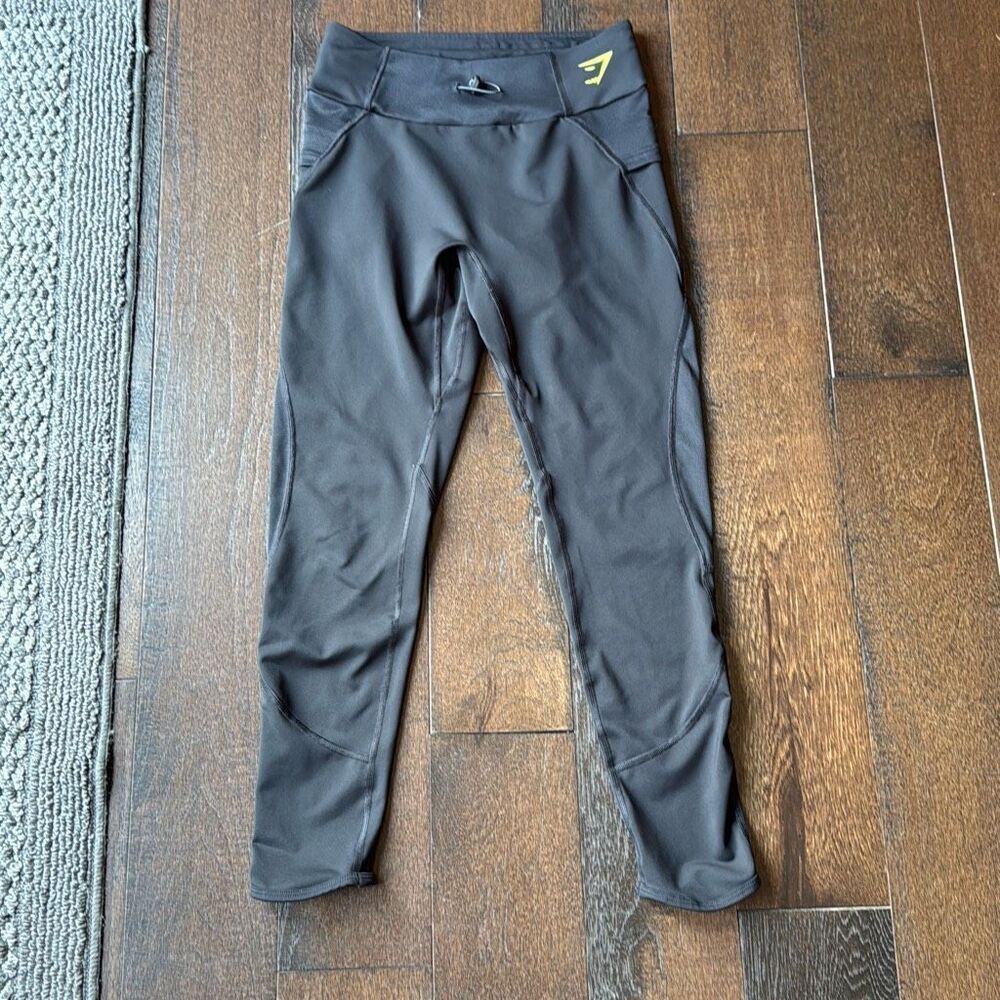 Gymshark women’s medium workout leggings black gym athletic wear hiking biking r